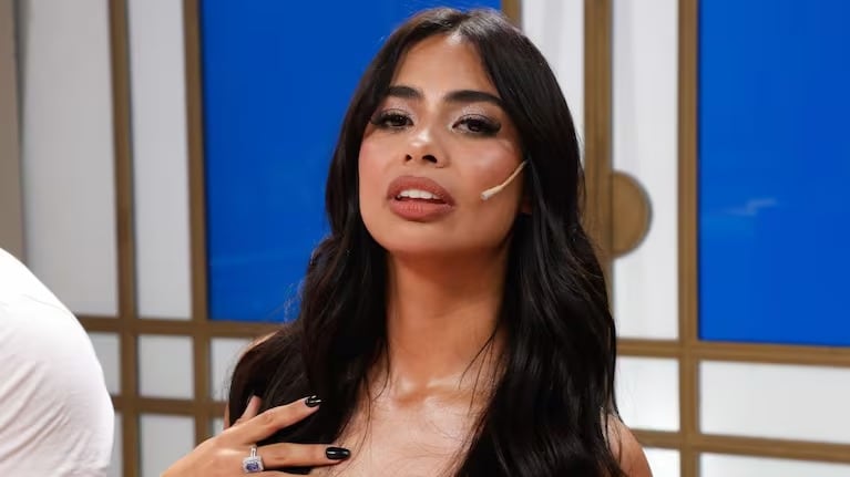 Daniela Celis y un ritual fuera de lo común.