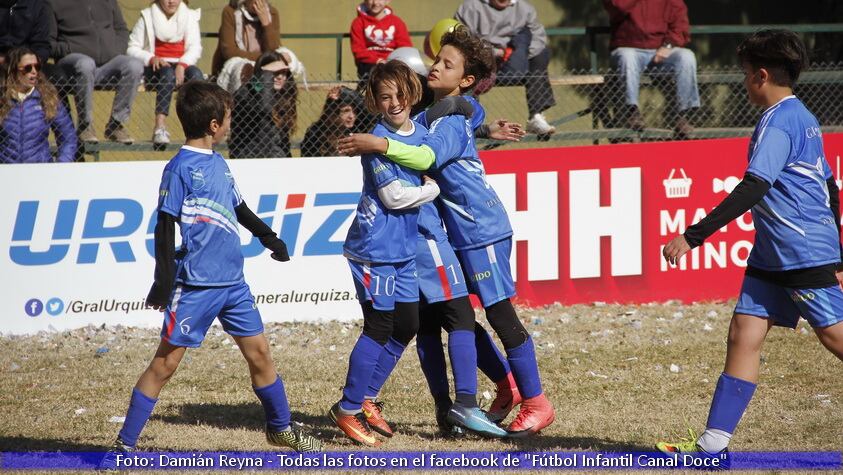 Dante Alighieri festejó con un 2-1 sobre Cinco Ríos.