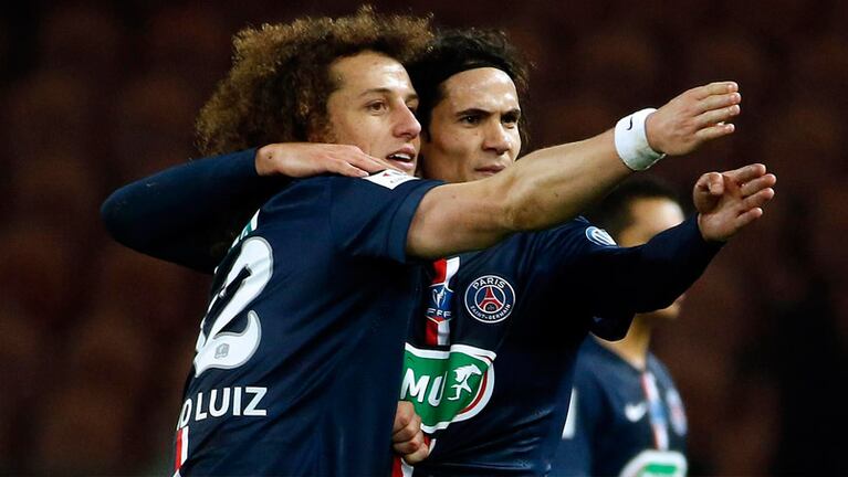 David Luiz y Cavani temen por lo que pueda suceder en Francia. 