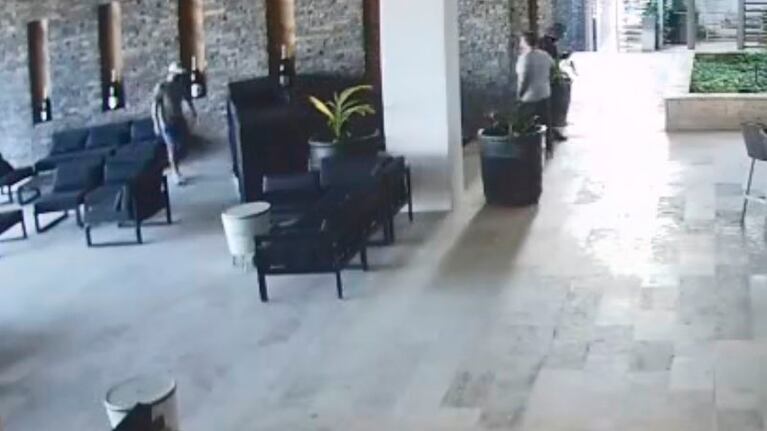 De blanco, Mazzoni y el encuentro con los sicarios.