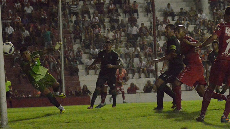 De la mano de los chicos, Instituto metió su primer triunfo. Foto: Lucio Casalla / ElDoce.tv.