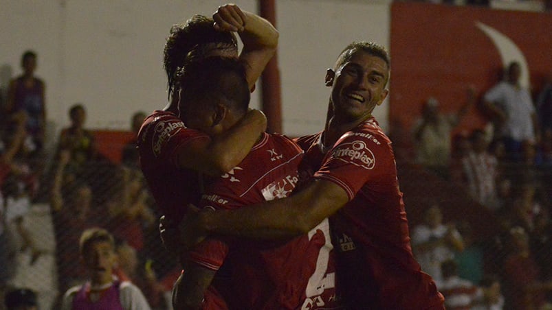 De la mano de los chicos, Instituto metió su primer triunfo. Foto: Lucio Casalla / ElDoce.tv.