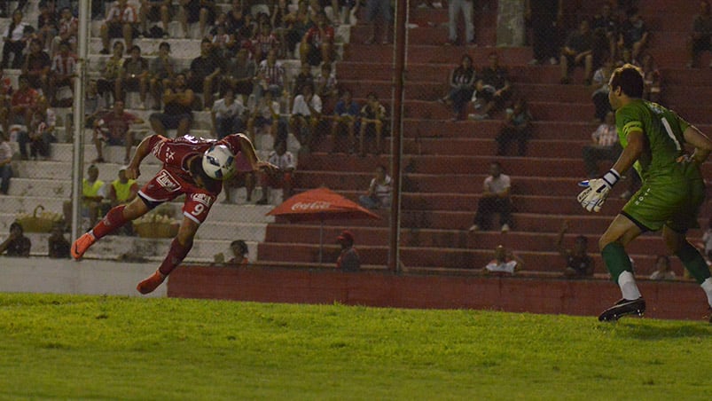 De la mano de los chicos, Instituto metió su primer triunfo. Foto: Lucio Casalla / ElDoce.tv.