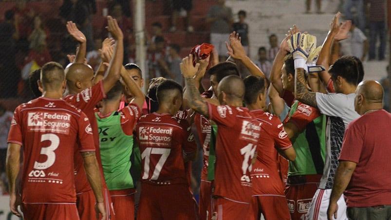 De la mano de los chicos, Instituto metió su primer triunfo. Foto: Lucio Casalla / ElDoce.tv.