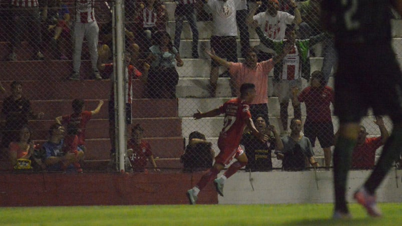 De la mano de los chicos, Instituto metió su primer triunfo. Foto: Lucio Casalla / ElDoce.tv.