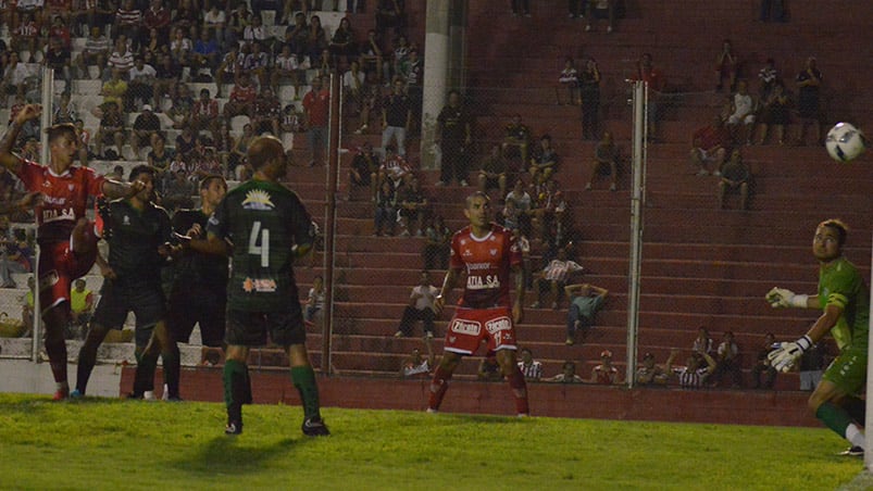 De la mano de los chicos, Instituto metió su primer triunfo. Foto: Lucio Casalla / ElDoce.tv.