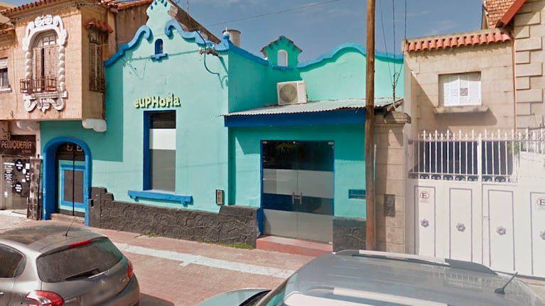 De la riña participaron chicos y chicas de entre 16 y 19 años.