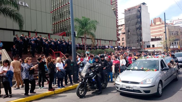 De la Sota fue despedido por una multitud.