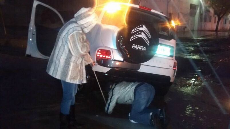 De noche, con frío y lluvia. De terror. 