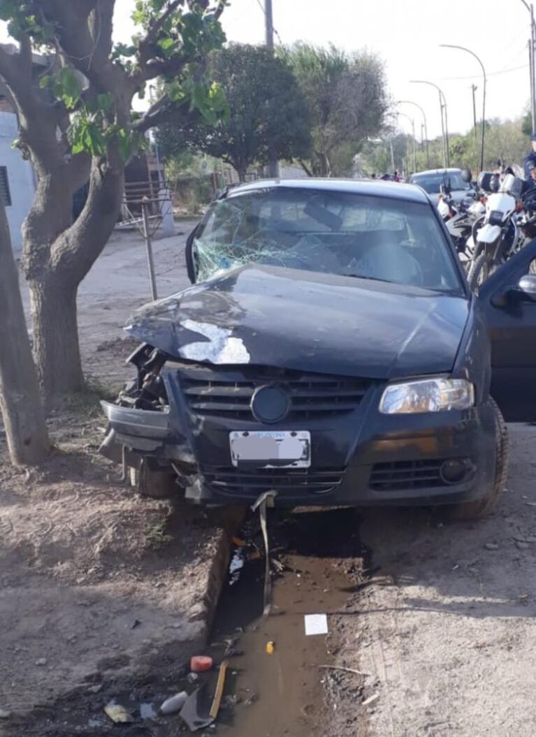 De película: robó un taxi y chocó un remise cuando escapaba de la Policía 