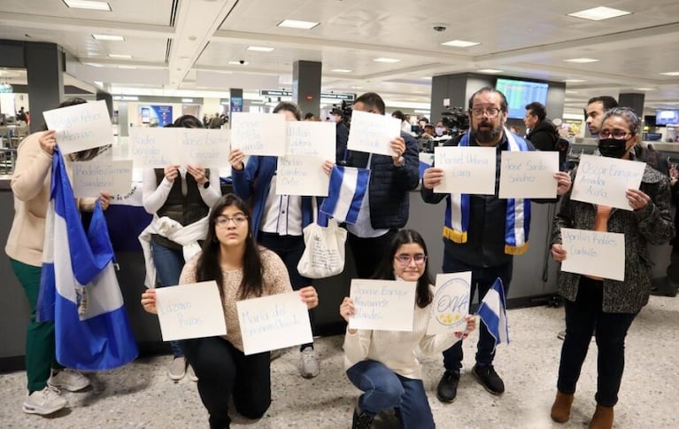 De presos políticos a desterrados por apátridas