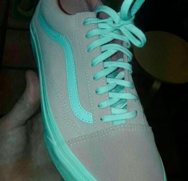 ¿De qué color ves la zapatilla? La foto que se volvió viral