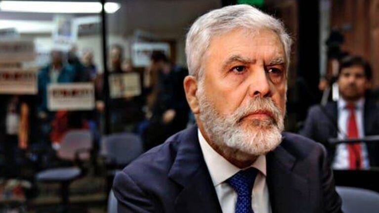 Deberá presentarse en la justicia federal una vez por mes.
