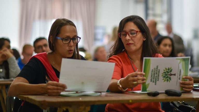 Defensoría capacita en temáticas ambientales