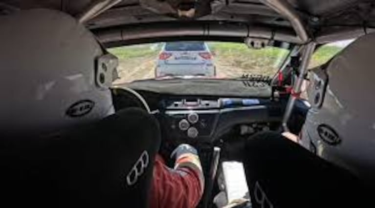 Del rugir de motores al karaoke: cómo surgió el viral de los hermanos Olmedo en el Rally de San Francisco