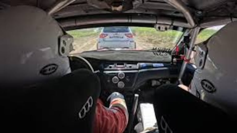 Del rugir de motores al karaoke: cómo surgió el viral de los hermanos Olmedo en el Rally de San Francisco