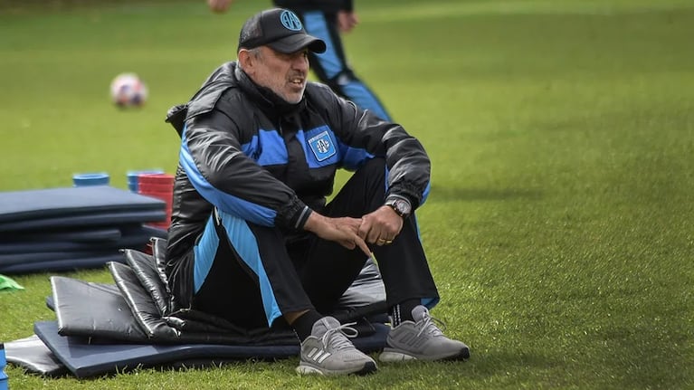 Delfino fue el DT que devolvió al club a Primera luego de 40 años.