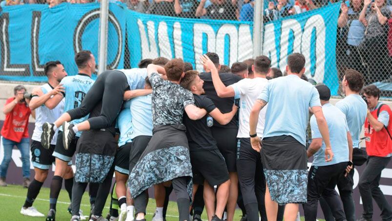 Delirio pirata por el ascenso a Primera y el campeonato. 