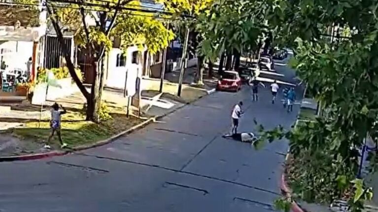 Delivery quiso defender a un vendedor ambulante de un ataque y fue asesinado de siete cuchillazos