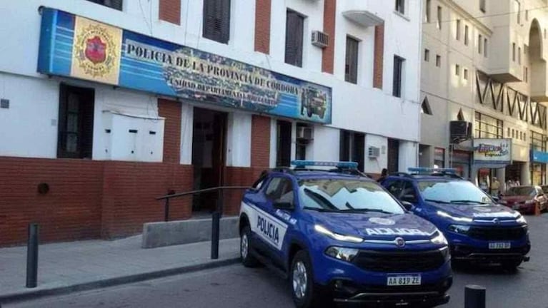 Denuncia que policías de Córdoba lo detuvieron por error y lo golpearon
