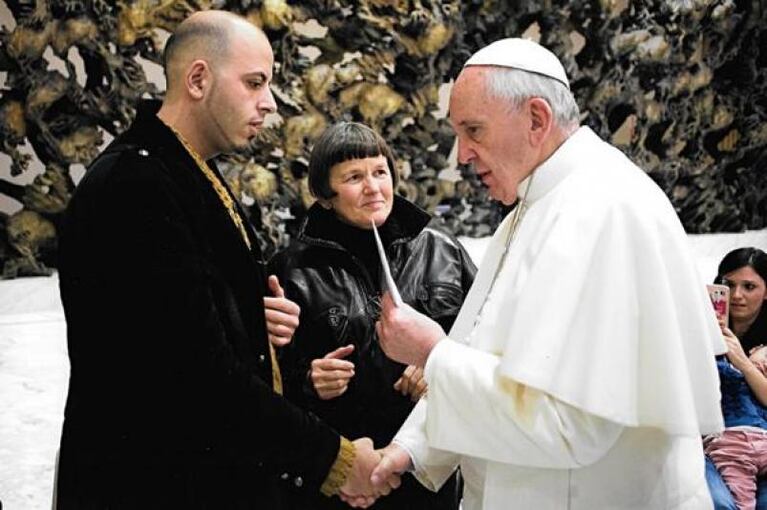 Denuncian al Papa por callarse sobre los abusos del cura Corradi