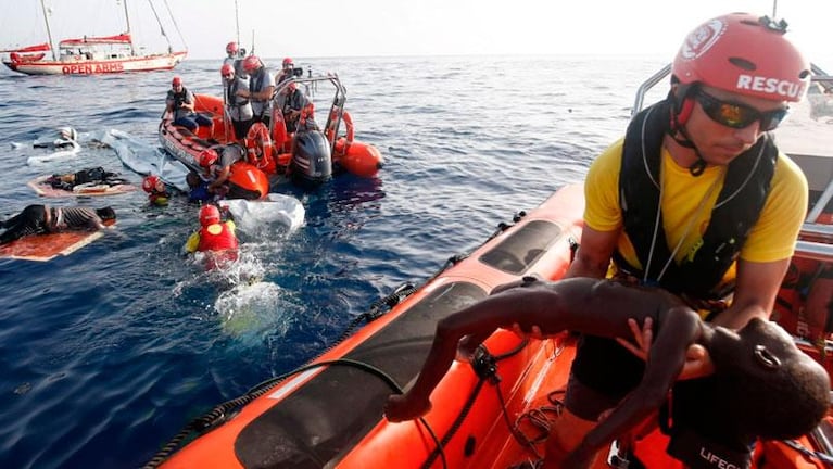 Denuncian que dejaron morir a dos mujeres y un bebé en el Mar Mediterráneo