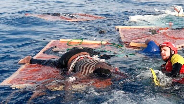 Denuncian que dejaron morir a dos mujeres y un bebé en el Mar Mediterráneo