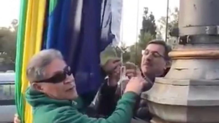 Denunciaron a los ex combatientes tras la polémica por la bandera LGBT en el Parque Sarmiento