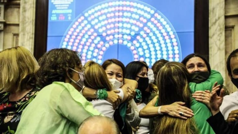 Denunciaron penalmente a Alberto Fernández en Córdoba por la legalización del aborto