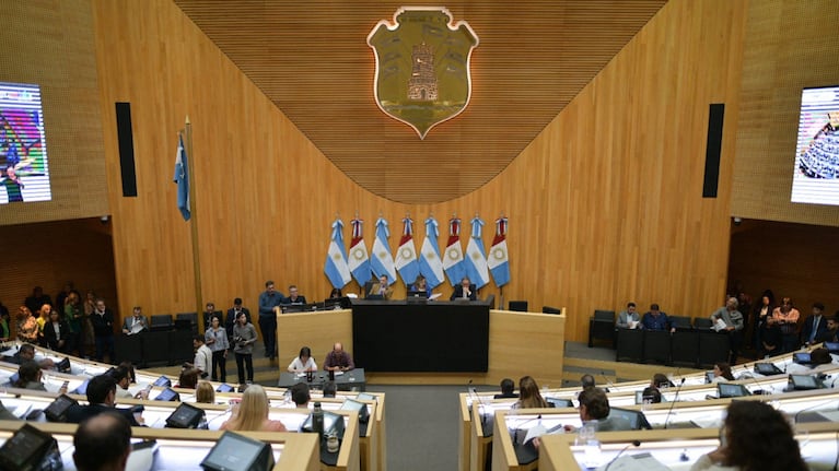 Denunciaron por abuso sexual a un empleado de la Legislatura vinculado a la UCR