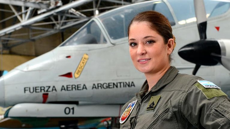 Denunció acoso laboral la cordobesa que es la primera mujer piloto de combate
