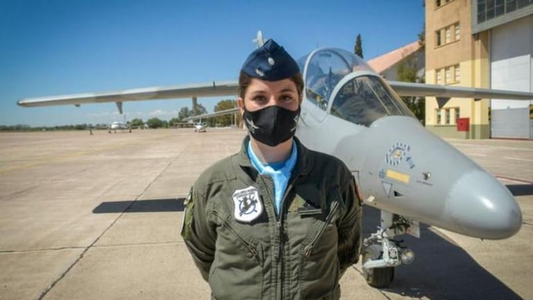 Denunció acoso laboral la cordobesa que es la primera mujer piloto de combate