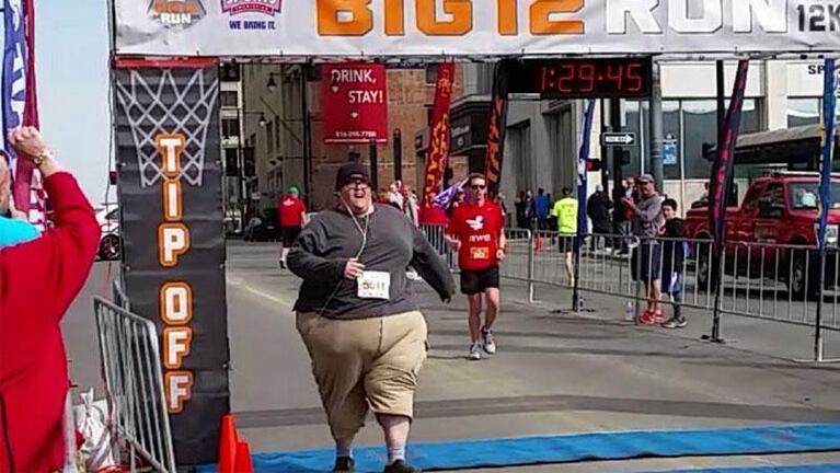 Derek Mitchell, un runner ejemplar de más de 200 kilos