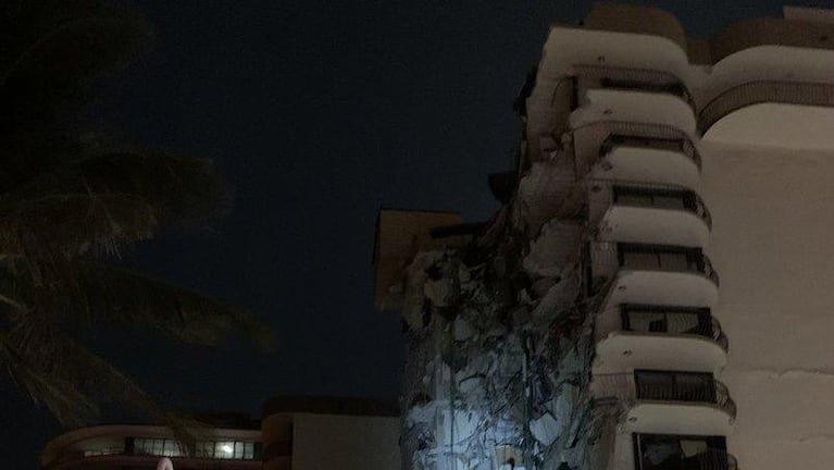 Derrumbe de un edificio en Miami: confirman un muerto y decenas heridos