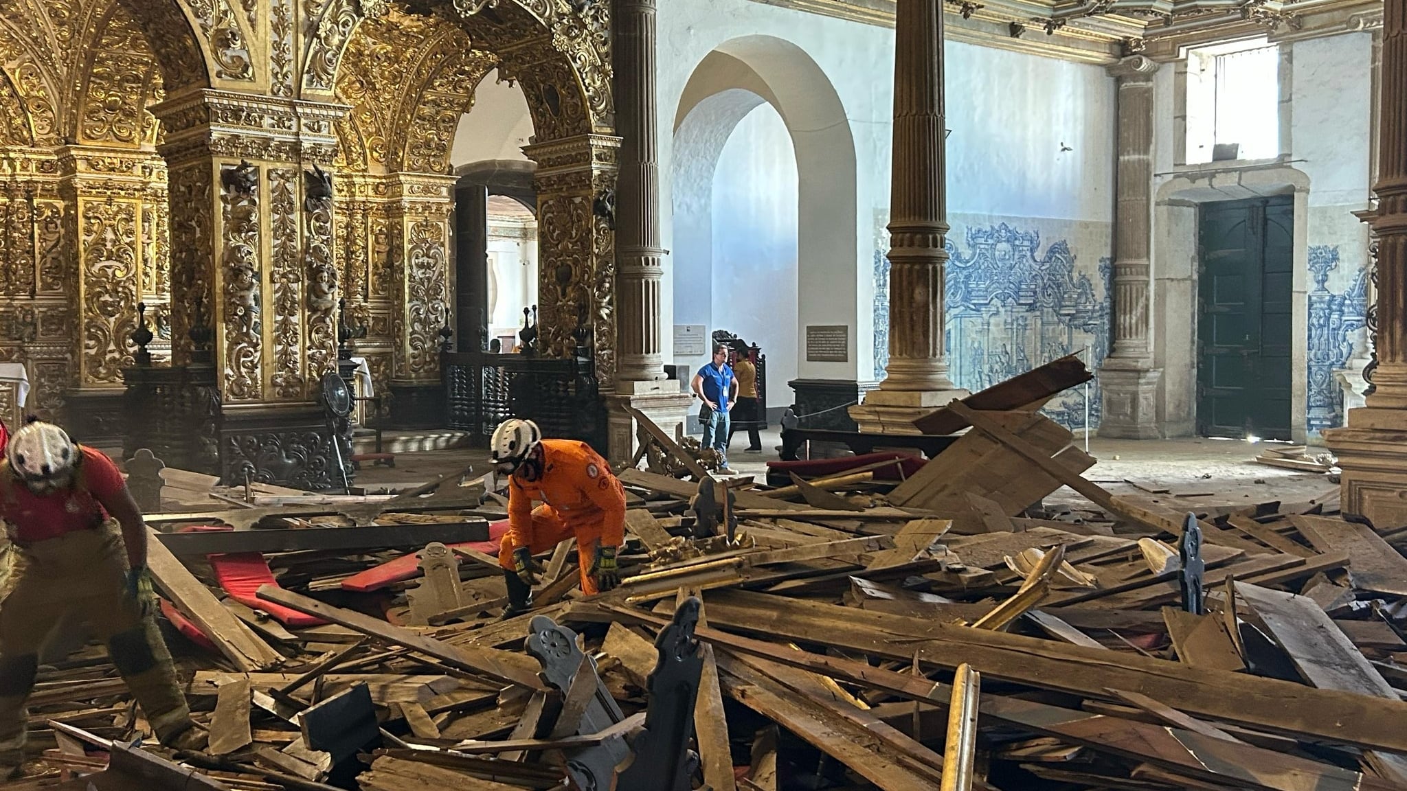 Derrumbe y tragedia en una iglesia de Salvador de Bahía.