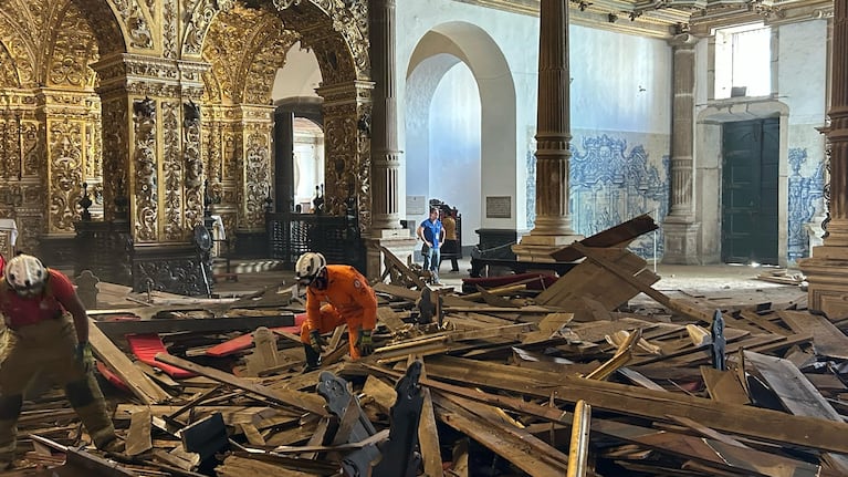 Derrumbe y tragedia en una iglesia de Salvador de Bahía.