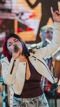 DesaKTa2 estrenó su propia versión de “Dejémoslo así” en la voz de Joaco Martín y Candu Dominguez