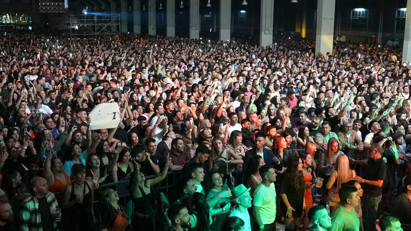 DesaKTa2 festejó su tercer aniversario en el Complejo Forja a puertas cerradas.