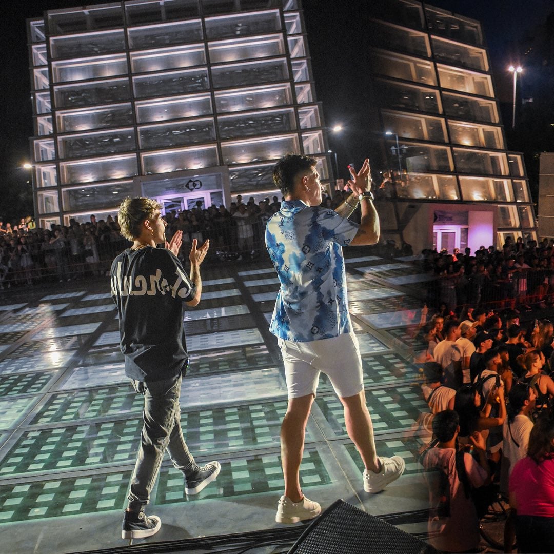 DesaKTa2 grabó su nueva "Session" en Plaza España.