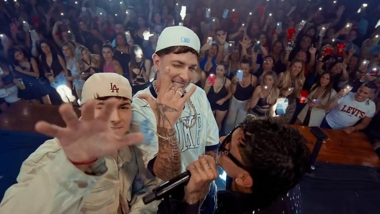 DesaKTa2 le puso ritmo de cuarteto a un clásico cumbiero.