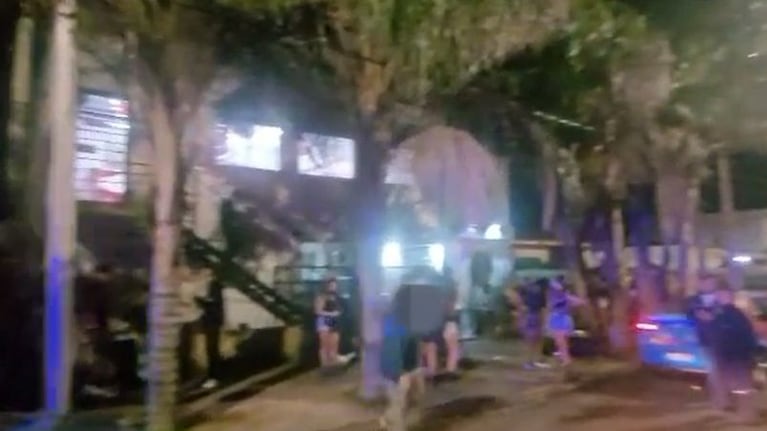Desarticularon una fiesta clandestina con 200 personas en barrio Marqués.