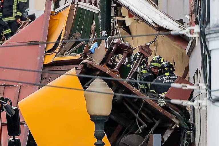 Descarriló un funicular y dejó 15 muertos.