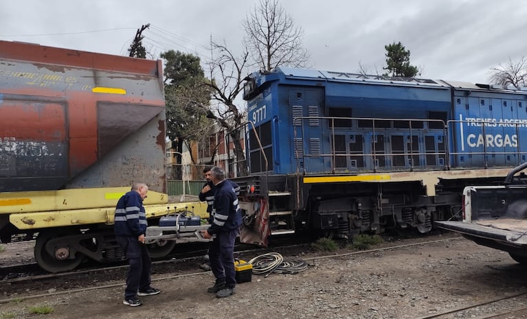 Descarriló un tren cargado de soja y provocó un caos de tránsito en Alta Córdoba