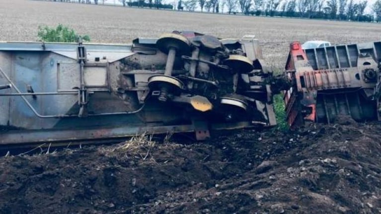 Descarriló un tren y volcaron sus vagones