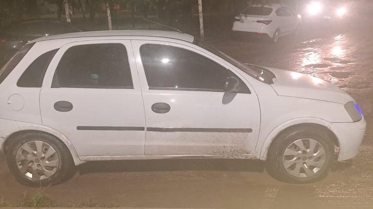 Descartaron un Cronos en Yofre Norte y quedaron detenidos en San Vicente, cuando iban en un Corsa.