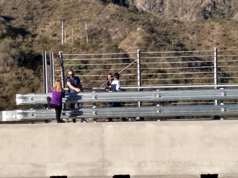 Descontrol, irresponsabilidad y peligro en el Puente De la Sota