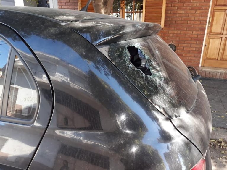 Descontrol registrado: así atacan los rompeautos en Alta Córdoba