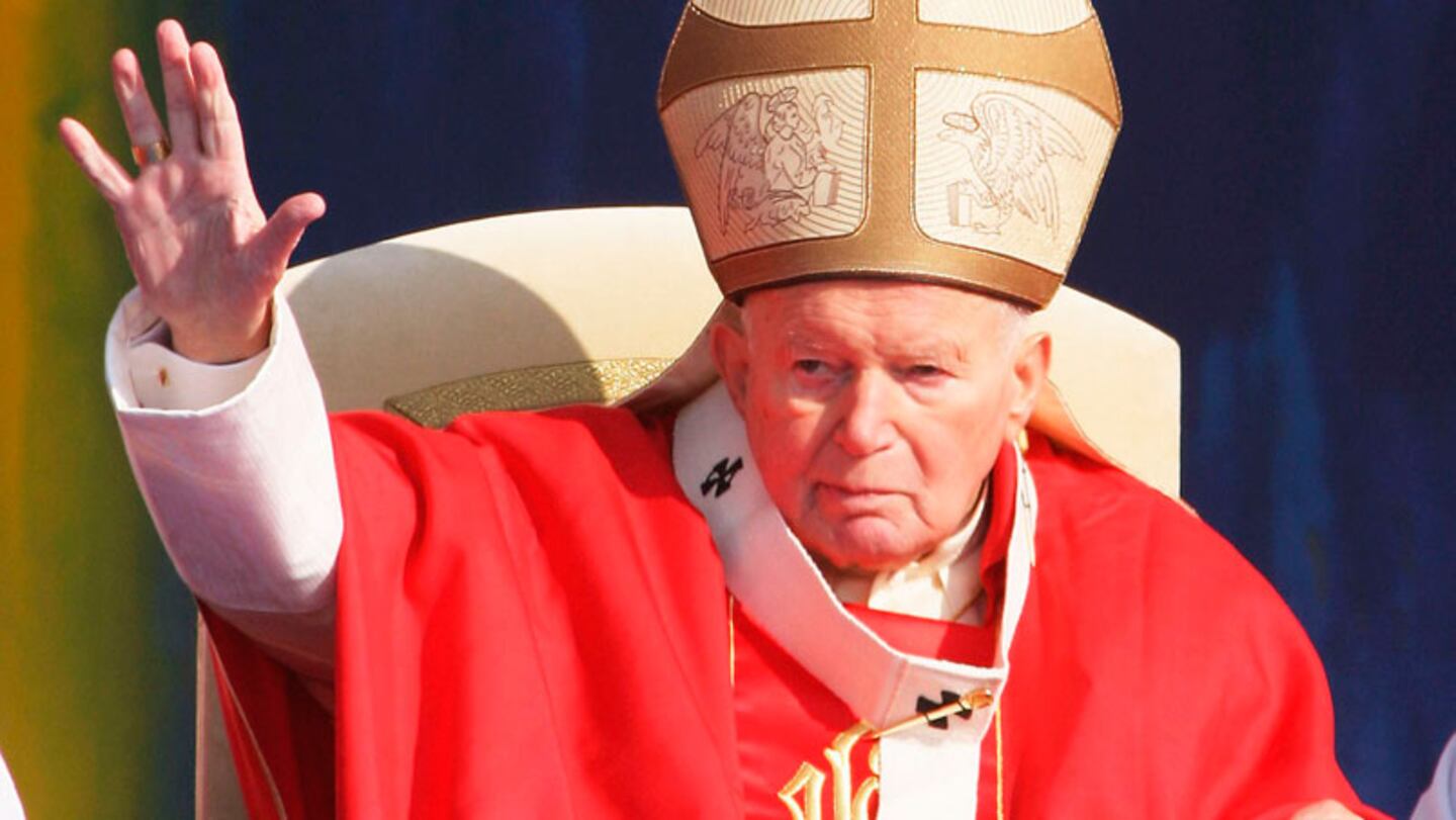 Descubren cartas íntimas entre Juan Pablo II y una polaca