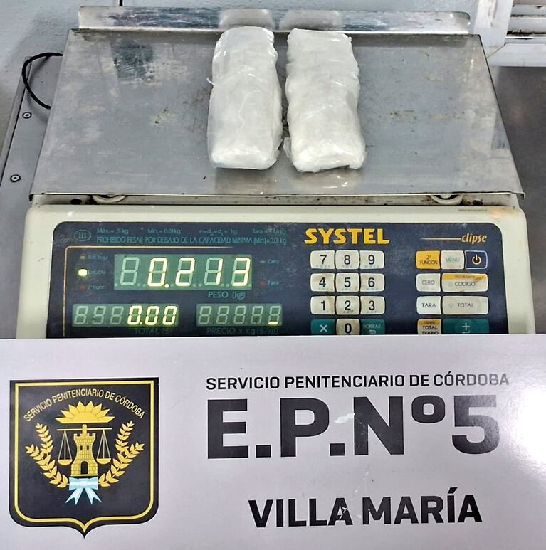 Descubrieron que el elemento incautado contenía hidrato de cocaína.