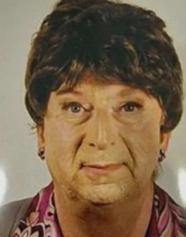 Descubrieron que se disfrazaba de su madre muerta para cobrar la jubilación: la insólita foto